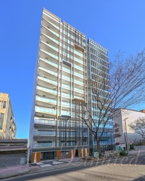 FIRST RESIDENCE SAKAE